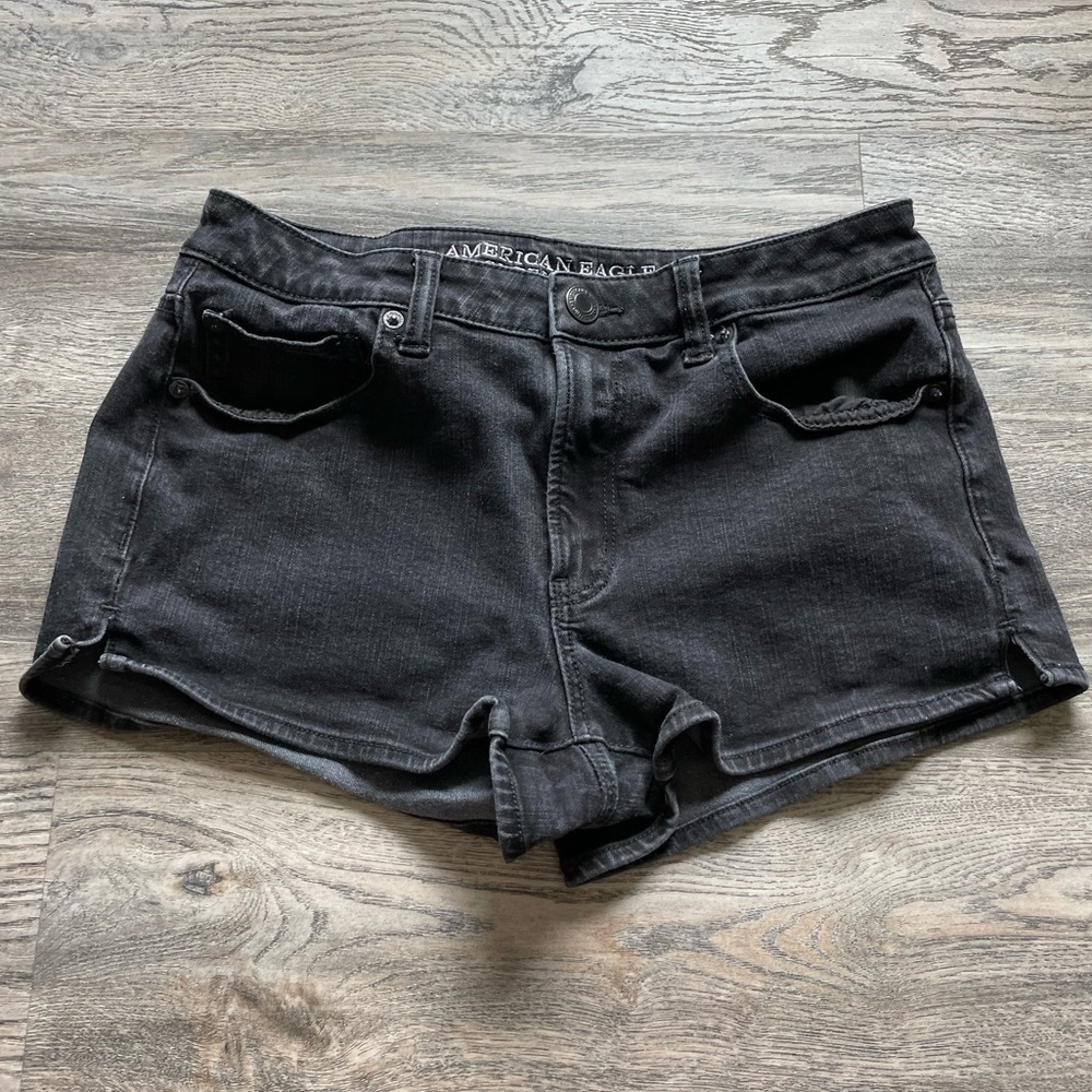 American Eagle Outfitters Black Hi-Rise Shorty Shorts, size 8